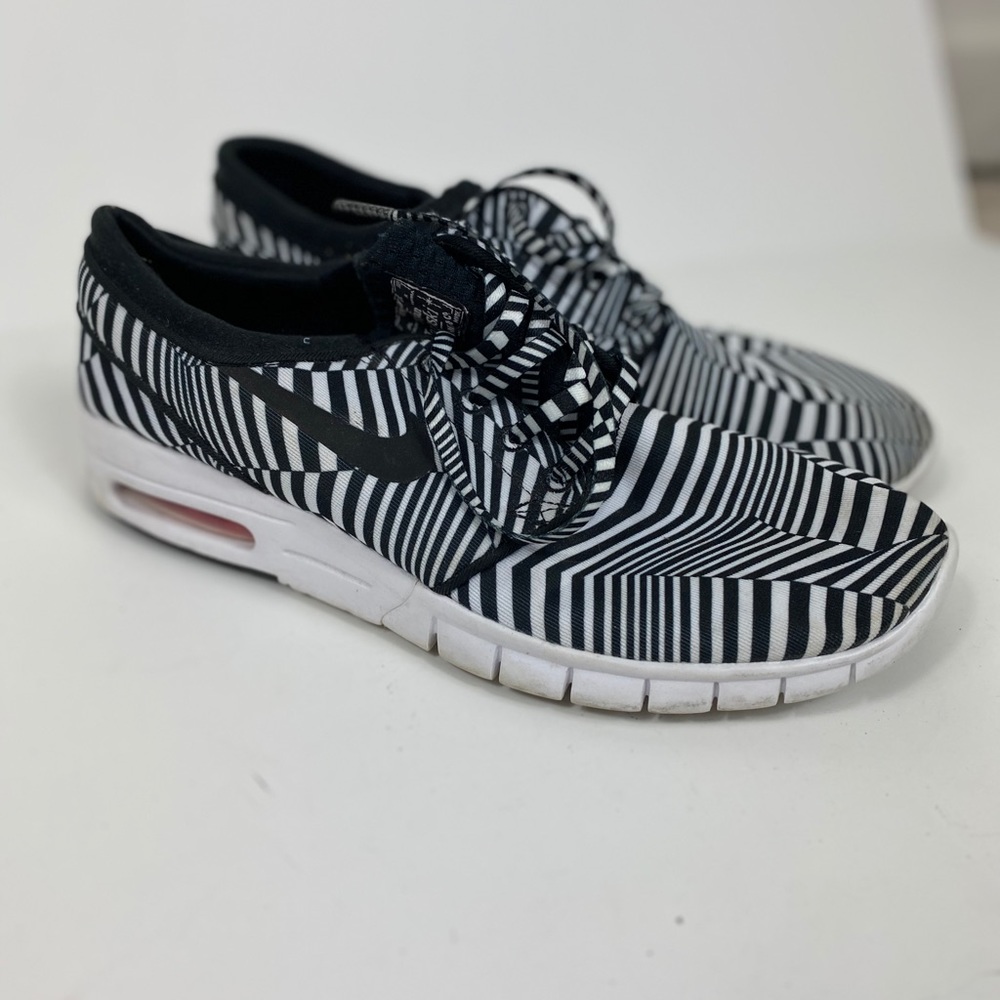 Black and white geometric Nike Air